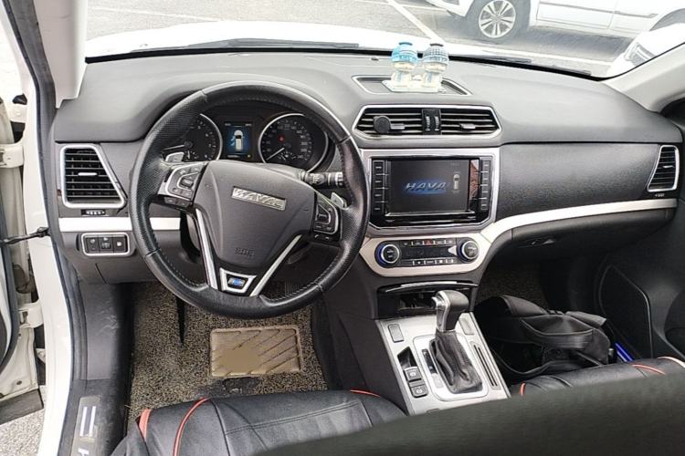 Used Haval H6 Coupe 2016 Blue Label 1.5T Automatic Two-Wheel Drive Elite Model Center Console