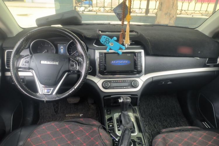 Used Haval H6 Coupe 2016 Blue Label 1.5T Automatic Two-Wheel Drive Urban Model Center Console