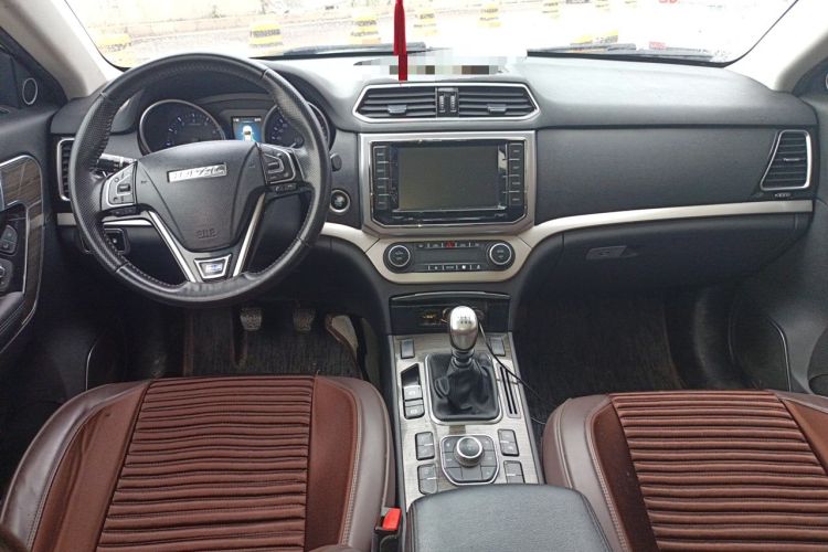 Used Haval H6 Coupe 2016 Blue Label 1.5T Manual Two-Wheel Drive Elite Model Center Console
