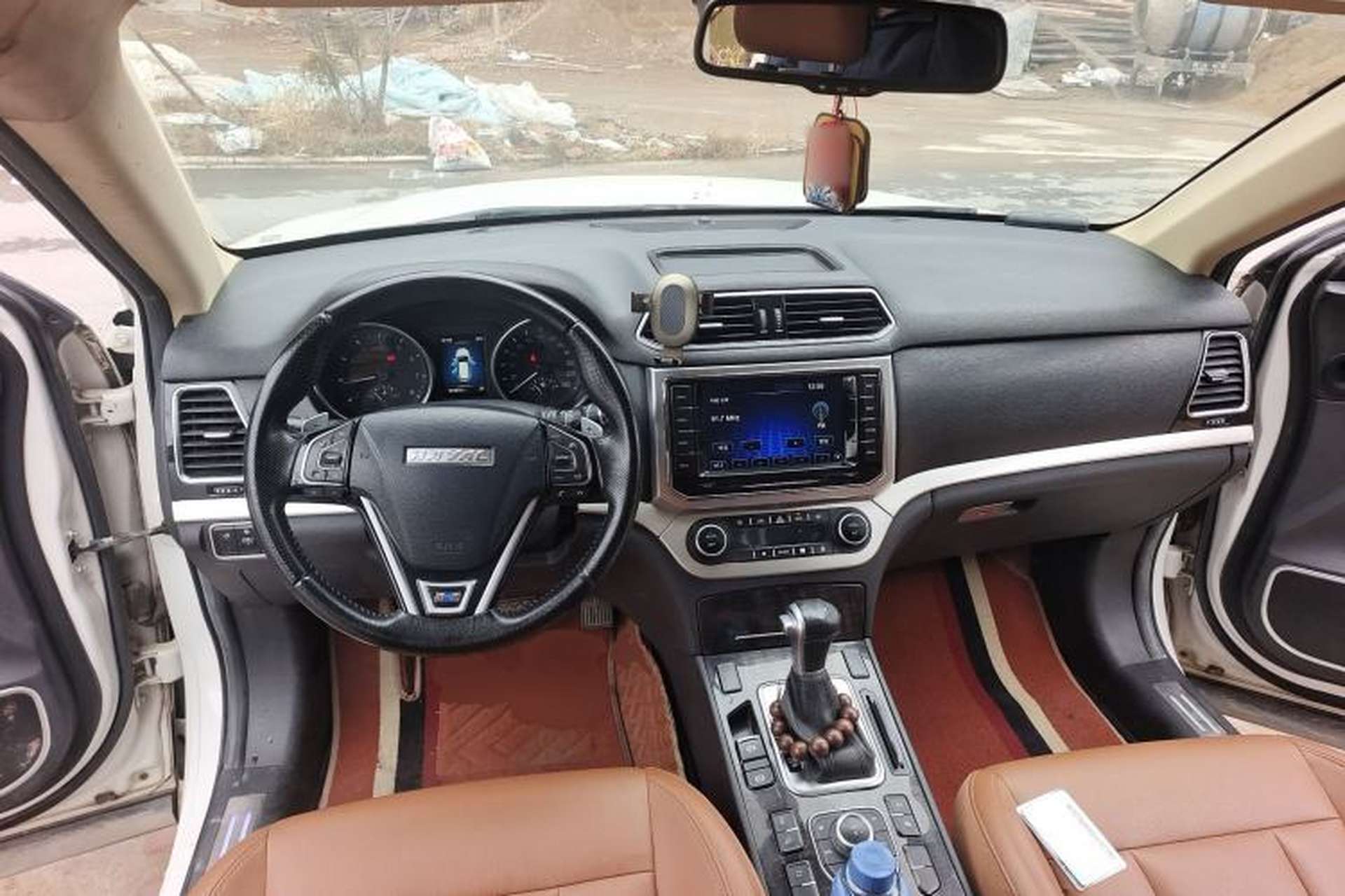 Used Haval H6 Coupe 2016 Blue Label 1.5T Automatic Two-Wheel Drive Elite Model Center Console