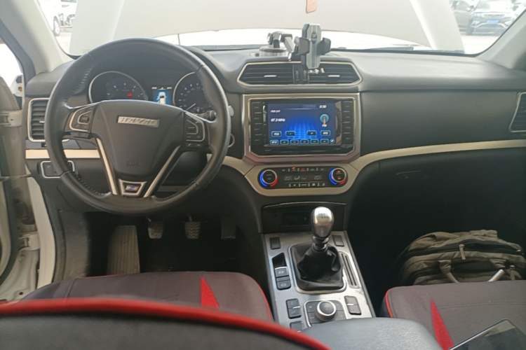 Used Haval H6 Coupe 2016 Blue Label 1.5T Manual Two-Wheel Drive Urban Model Center Console