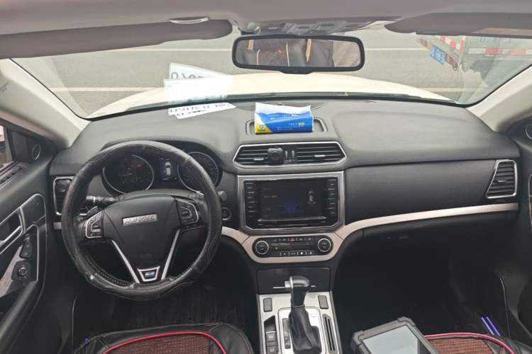 Used Haval H6 Coupe 2016 Blue Label 1.5T Automatic Two-Wheel Drive Elite Model Center Console