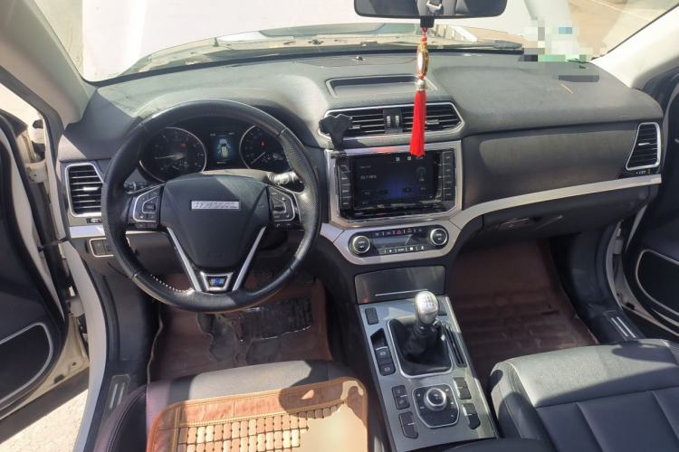 Used Haval H6 Coupe 2016 Blue Label 1.5T Manual Two-Wheel Drive Urban Model Center Console