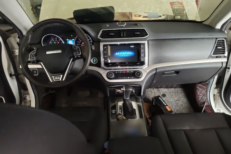 Used Haval H6 Coupe 2016 Blue Label 1.5T Automatic Two-Wheel Drive Urban Model Center Console