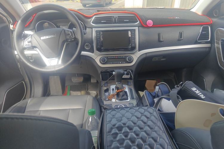 Used Haval H6 Coupe 2016 Blue Label 1.5T Automatic Two-Wheel Drive Elite Model Center Console
