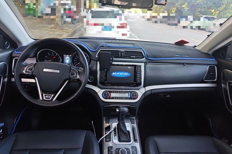 Used Haval H6 Coupe 2016 Blue Label 1.5T Automatic Two-Wheel Drive Elite Model Center Console
