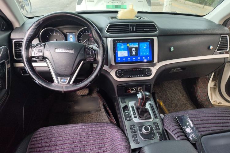 Used Haval H6 Coupe 2016 Blue Label 1.5T Automatic Two-Wheel Drive Elite Model Center Console