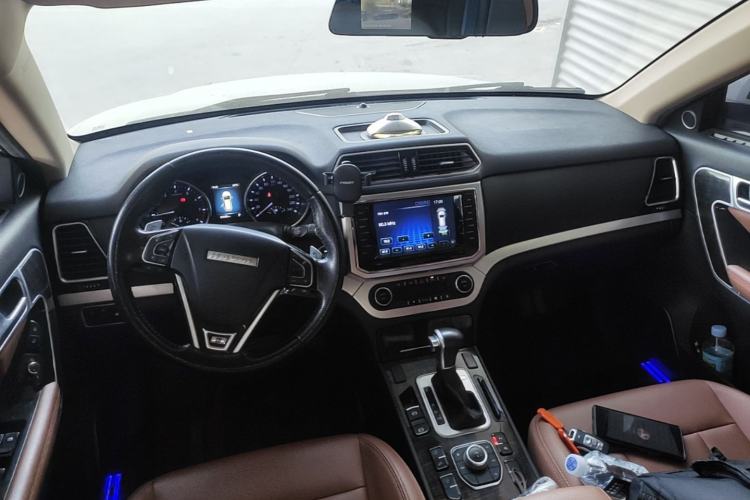 Used Haval H6 Coupe 2016 Blue Label 1.5T Automatic Two-Wheel Drive Elite Model Center Console