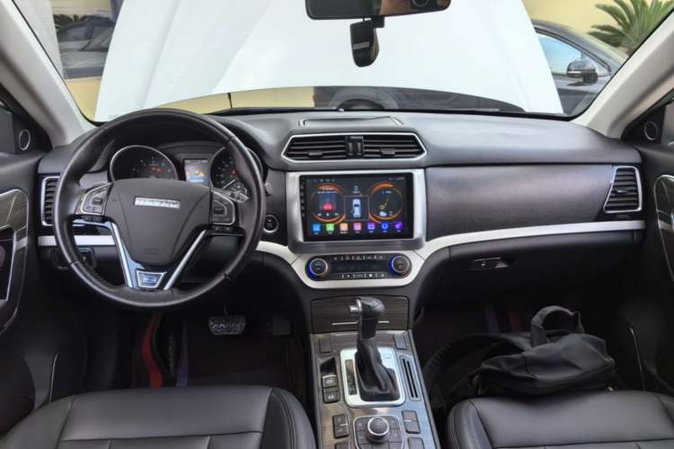 Used Haval H6 Coupe 2016 Blue Label 1.5T Automatic Two-Wheel Drive Urban Model Center Console