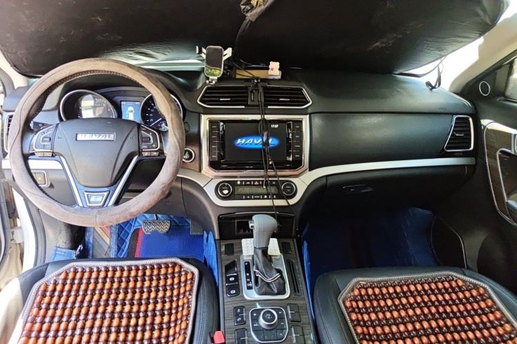Used Haval H6 Coupe 2016 Blue Label 1.5T Automatic Two-Wheel Drive Urban Model Center Console