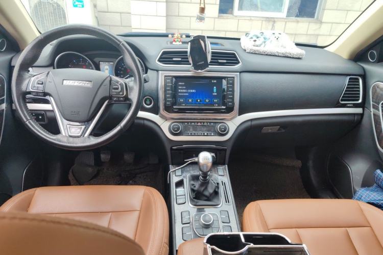 Used Haval H6 Coupe 2016 Blue Label 1.5T Manual Two-Wheel Drive Urban Model Center Console