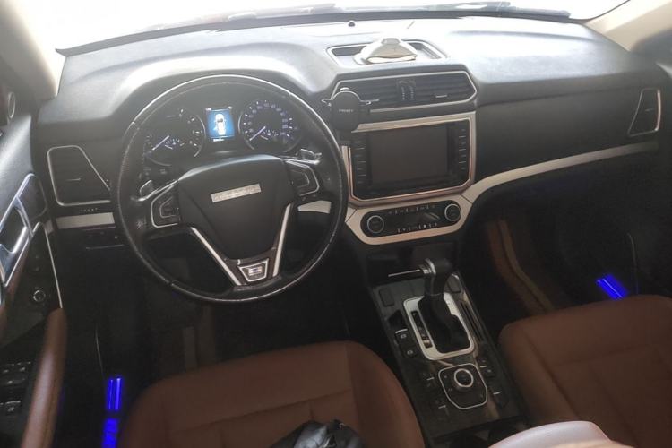 Used Haval H6 Coupe 2016 Blue Label 1.5T Automatic Two-Wheel Drive Elite Model Center Console