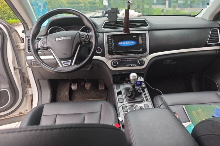 Used Haval H6 Coupe 2016 Blue Label 1.5T Manual Two-Wheel Drive Elite Model Center Console