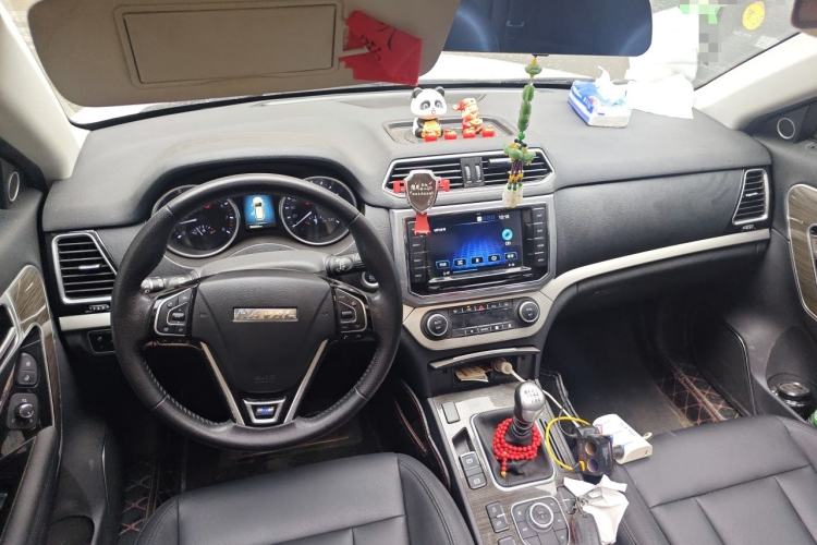 Used Haval H6 Coupe 2016 Blue Label 1.5T Manual Two-Wheel Drive Urban Model Center Console