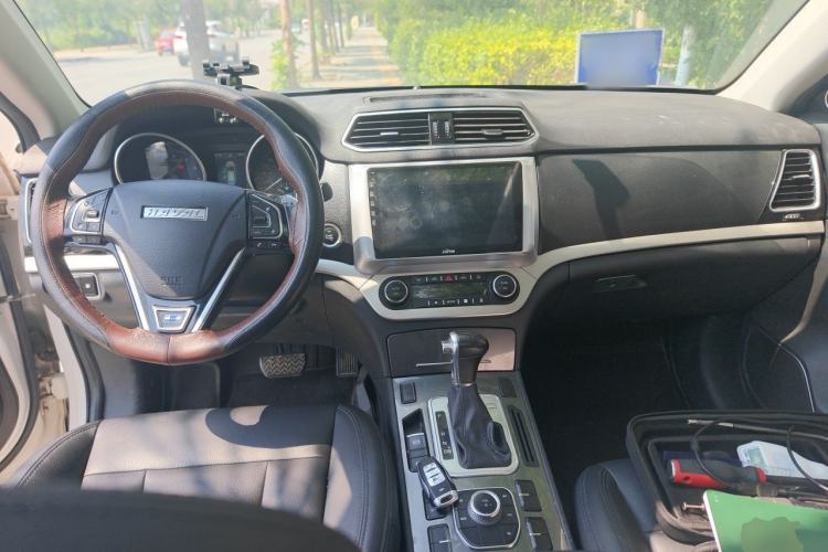 Used Haval H6 Coupe 2016 Blue Label 1.5T Automatic Two-Wheel Drive Urban Model Center Console