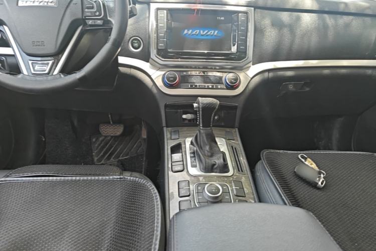 Used Haval H6 Coupe 2016 Blue Label 1.5T Automatic Two-Wheel Drive Urban Model Center Console