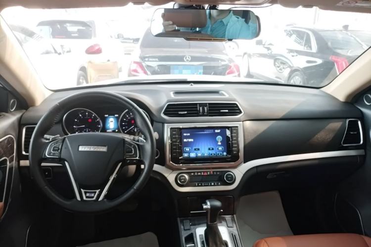 Used Haval H6 Coupe 2016 Blue Label 1.5T Automatic Two-Wheel Drive Elite Model Center Console