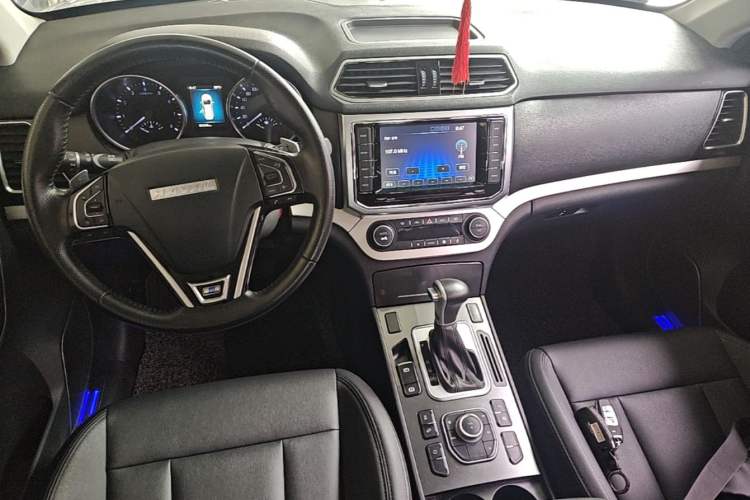 Used Haval H6 Coupe 2016 Blue Label 1.5T Automatic Two-Wheel Drive Elite Model Center Console