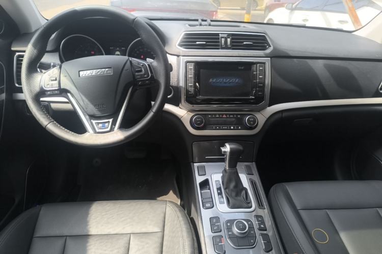 Used Haval H6 Coupe 2016 Blue Label 1.5T Automatic Two-Wheel Drive Elite Model Center Console