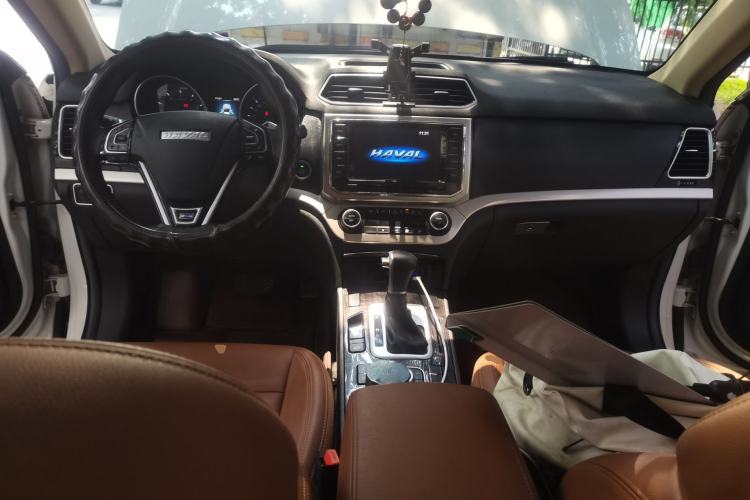 Used Haval H6 Coupe 2016 Blue Label 1.5T Automatic Two-Wheel Drive Urban Model Center Console