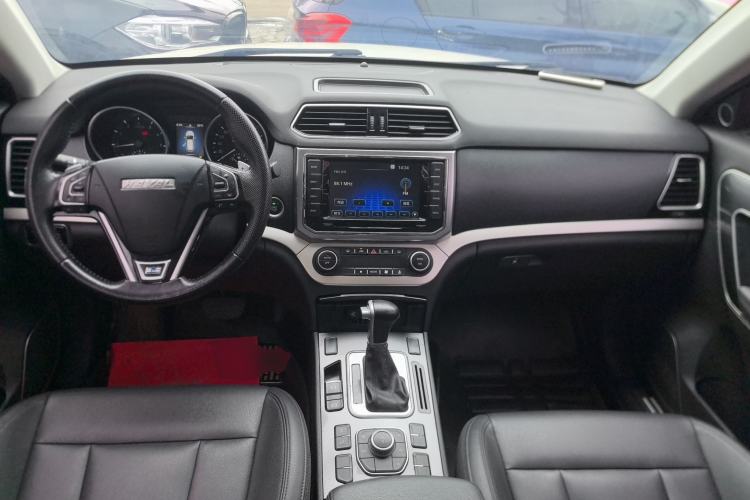 Used Haval H6 Coupe 2016 Blue Label 1.5T Automatic Two-Wheel Drive Urban Model Center Console