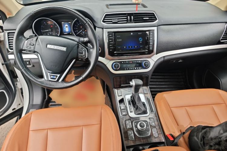 Used Haval H6 Coupe 2016 Blue Label 1.5T Automatic Two-Wheel Drive Elite Model Center Console