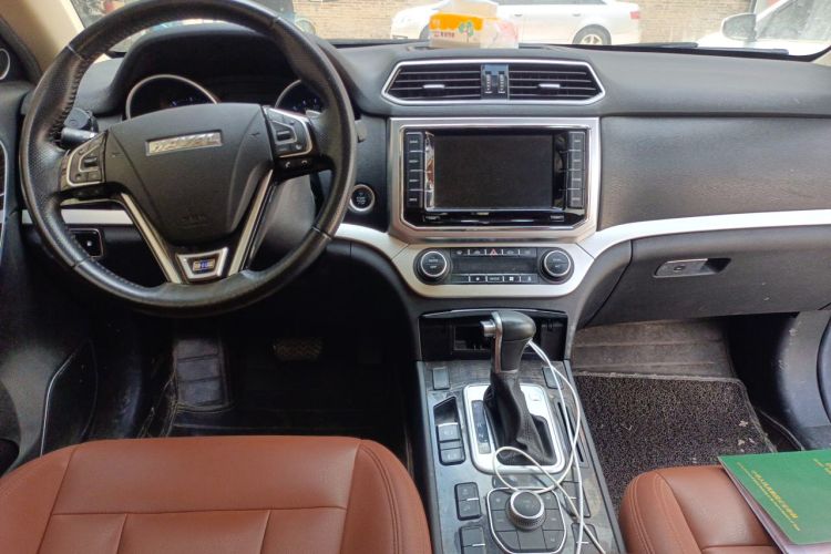 Used Haval H6 Coupe 2016 Blue Label 1.5T Automatic Two-Wheel Drive Urban Model Center Console