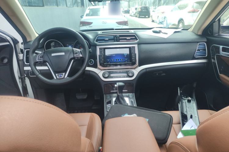 Used Haval H6 Coupe 2016 Blue Label 1.5T Automatic Two-Wheel Drive Urban Model Center Console