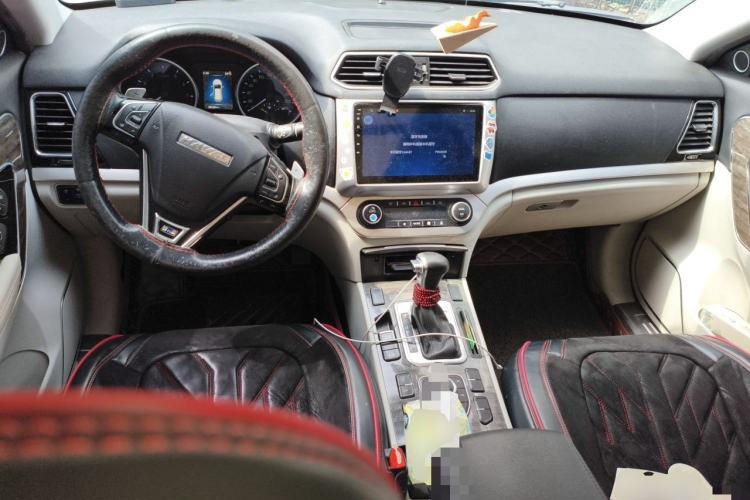Used Haval H6 Coupe 2016 Blue Label 1.5T Automatic Two-Wheel Drive Urban Model Center Console