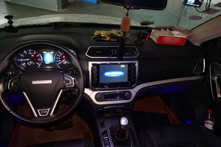 Used Haval H6 Coupe 2016 Blue Label 1.5T Manual Two-Wheel Drive Elite Model Center Console