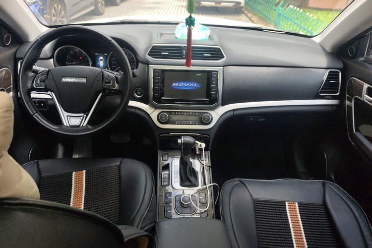 Used Haval H6 Coupe 2016 Blue Label 1.5T Automatic Two-Wheel Drive Elite Model Center Console