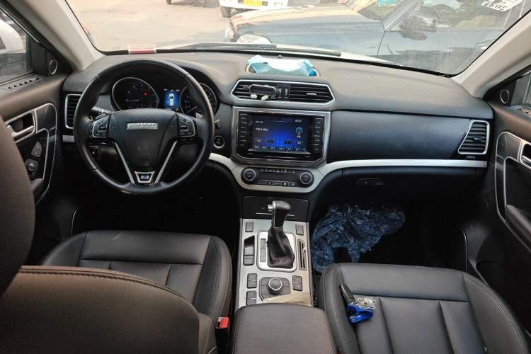 Used Haval H6 Coupe 2016 Blue Label 1.5T Automatic Two-Wheel Drive Elite Model Center Console