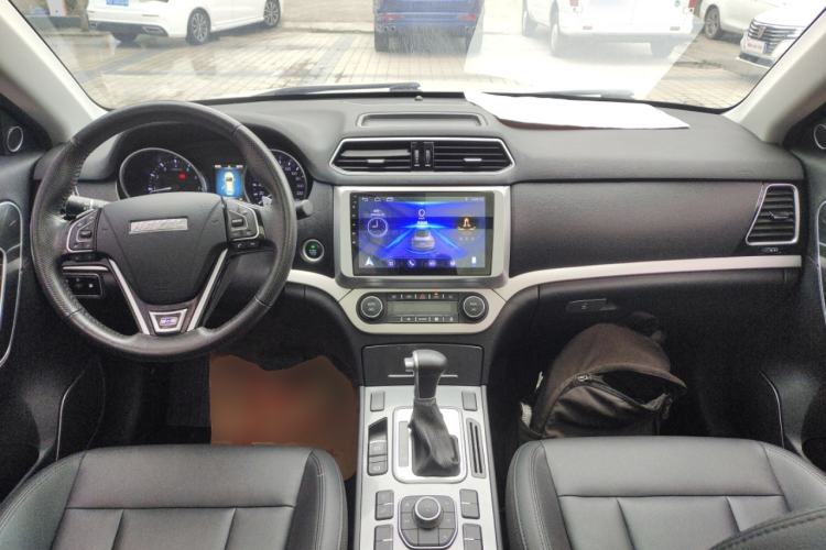 Used Haval H6 Coupe 2016 Blue Label 1.5T Automatic Two-Wheel Drive Urban Model Center Console