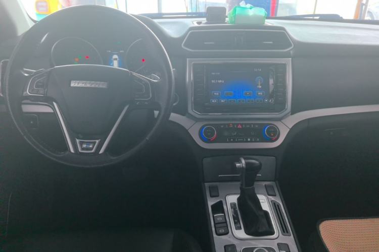 Used Haval H6 Coupe 2016 Blue Label 1.5T Automatic Two-Wheel Drive Urban Model Center Console