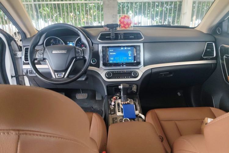 Used Haval H6 Coupe 2016 Blue Label 1.5T Automatic Two-Wheel Drive Elite Model Center Console