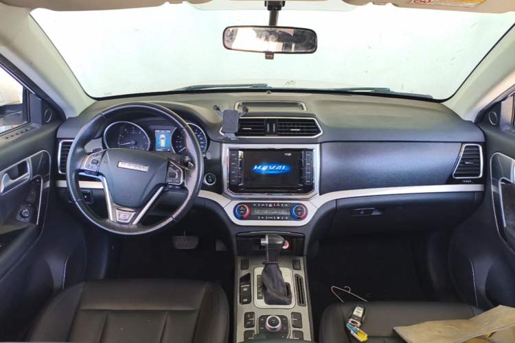 Used Haval H6 Coupe 2016 Blue Label 1.5T Automatic Two-Wheel Drive Urban Model Center Console