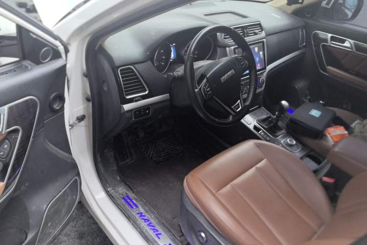 Used Haval H6 Coupe 2016 Blue Label 1.5T Manual Two-Wheel Drive Elite Model Driver Seat