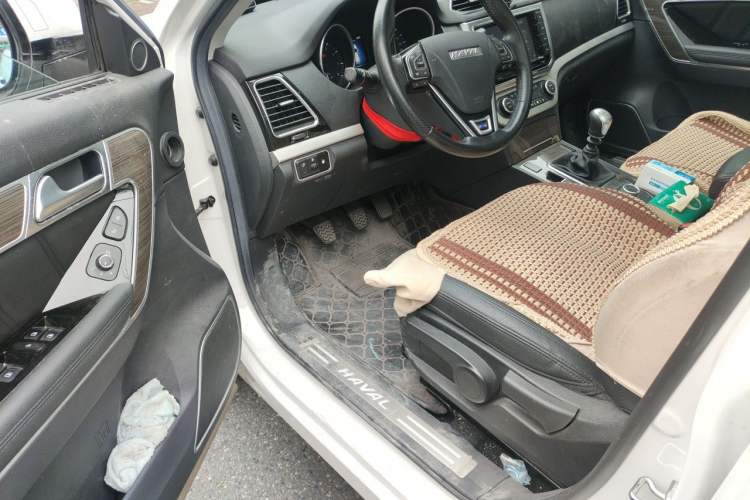 Used Haval H6 Coupe 2016 Blue Label 1.5T Manual Two-Wheel Drive Urban Model Driver Seat