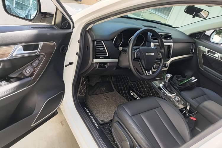 Used Haval H6 Coupe 2016 Blue Label 1.5T Automatic Two-Wheel Drive Urban Model Driver Seat