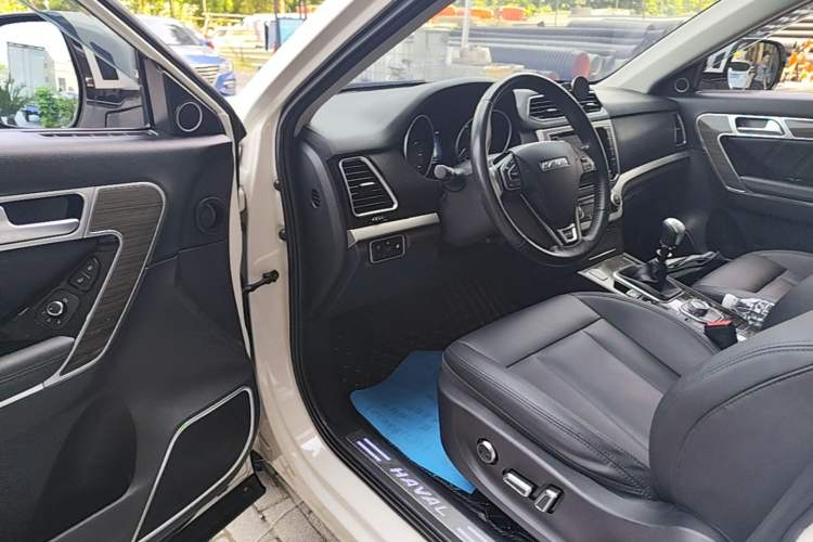 Used Haval H6 Coupe 2016 Blue Label 1.5T Manual Two-Wheel Drive Elite Model Driver Seat