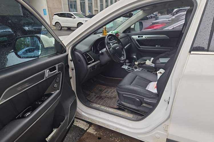Used Haval H6 Coupe 2016 Blue Label 1.5T Manual Two-Wheel Drive Urban Model Driver Seat