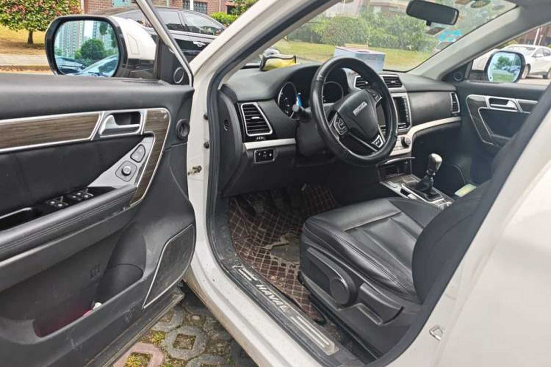 Used Haval H6 Coupe 2016 Blue Label 1.5T Manual Two-Wheel Drive Urban Model Driver Seat