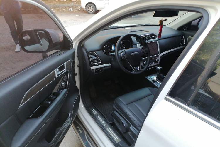 Used Haval H6 Coupe 2016 Blue Label 1.5T Automatic Two-Wheel Drive Urban Model Driver Seat