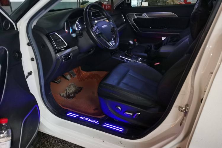 Used Haval H6 Coupe 2016 Blue Label 1.5T Manual Two-Wheel Drive Elite Model Driver Seat