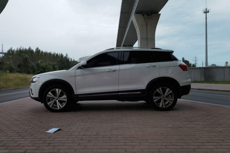 Used Haval H6 Coupe 2016 Blue-Label Diesel 2.0T Manual Two-Wheel Drive Elite Model China IV Standard Exterior 10