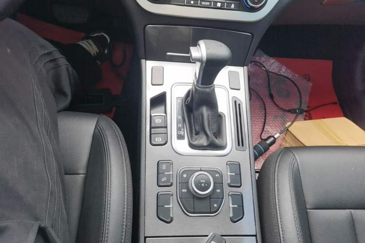 Used Haval H6 Coupe 2016 Blue Label 1.5T Automatic Two-Wheel Drive Urban Model Gear Lever