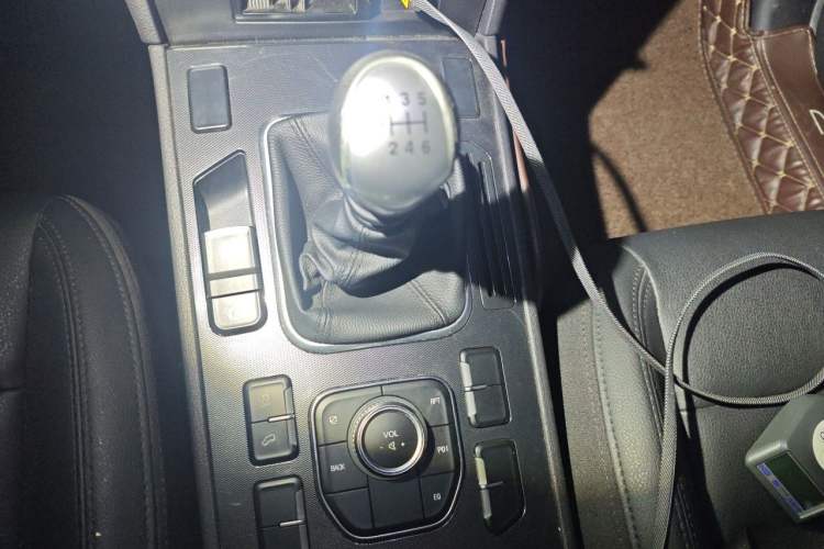 Used Haval H6 Coupe 2016 Blue Label 1.5T Manual Two-Wheel Drive Urban Model Gear Lever