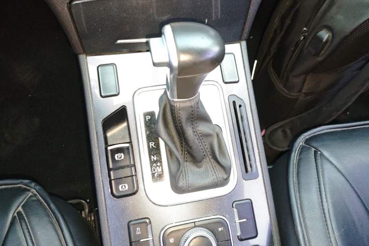 Used Haval H6 Coupe 2016 Blue Label 1.5T Automatic Two-Wheel Drive Urban Model Gear Lever