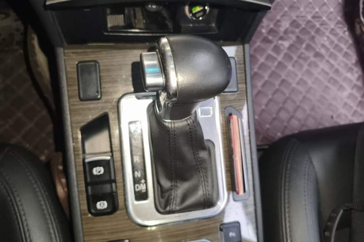 Used Haval H6 Coupe 2016 Blue Label 1.5T Automatic Two-Wheel Drive Elite Model Gear Lever