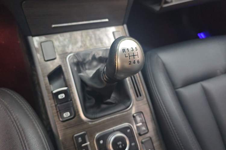 Used Haval H6 Coupe 2016 Blue Label 1.5T Manual Two-Wheel Drive Urban Model Gear Lever